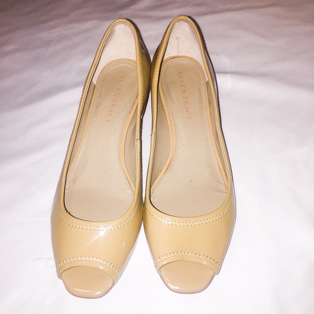 Ellen Tracy Women’s Abby Patent Leather Heels